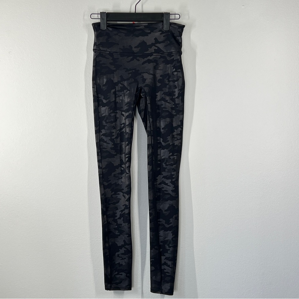 SPANX Size S Activewear Sport Athletic Camouflage Print Black Leggings